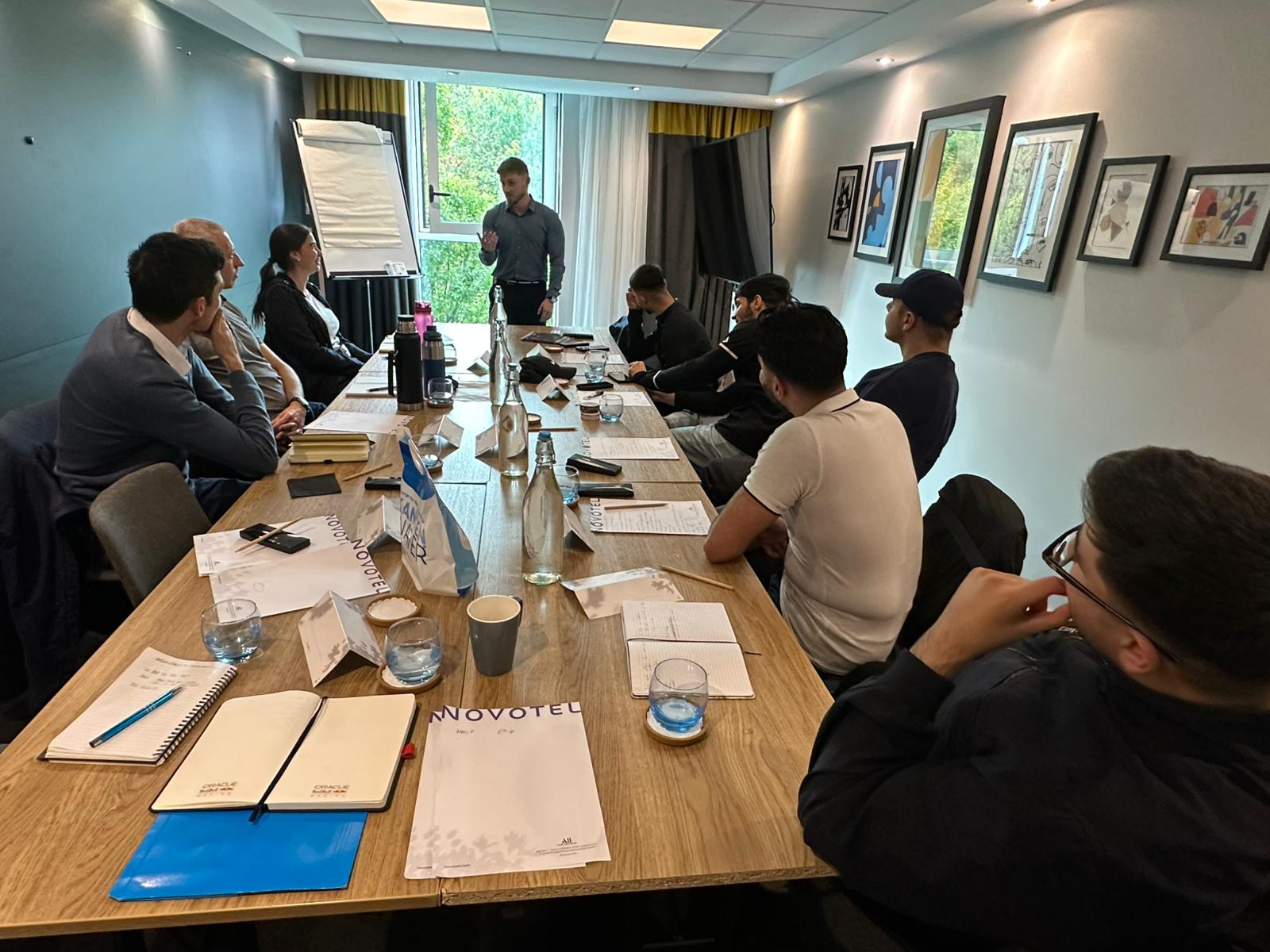 Lewis Hunter teaching in a mastermind setting