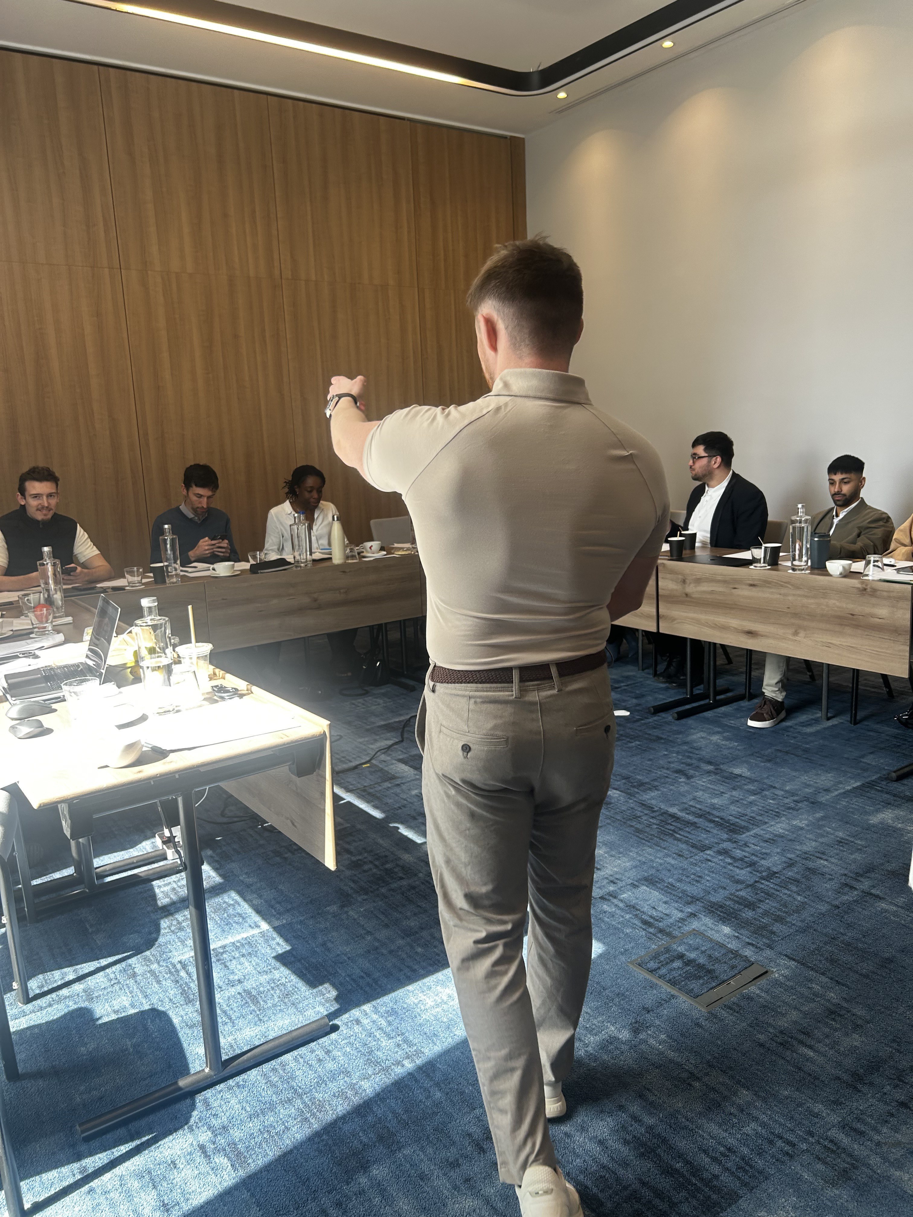 Lewis Hunter hosting an international mastermind in Romania